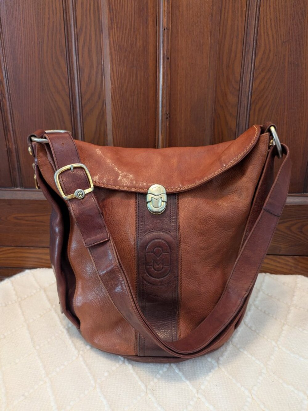 Luxury Leather EUC Marino Orlandi Italian Made Duo Tone bucket shoulder bag